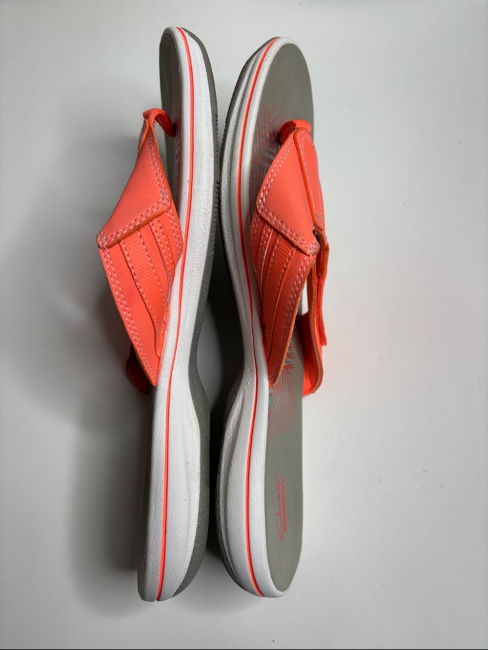 Clarks size 11M Bright Coral Orange Women's Thong Sandals - Picture 3 of 10